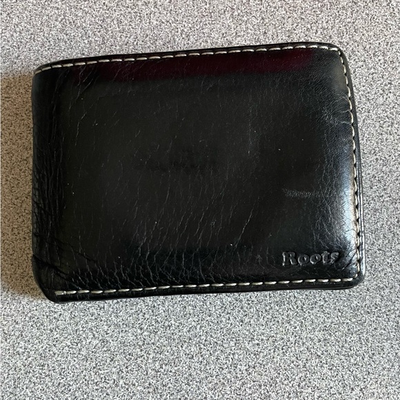 Vintage Roots Canada Black Leather Wallet - Picture 1 of 16